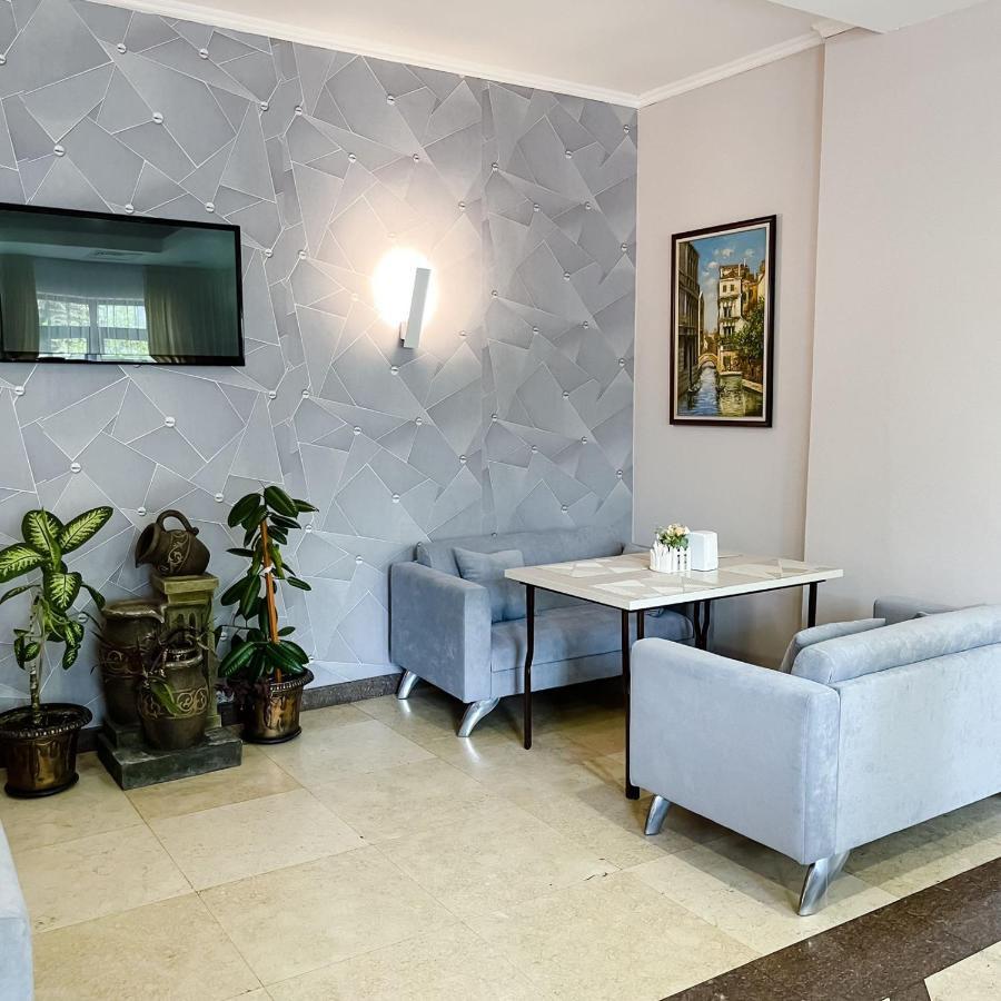 Golden Palace Hotel Алма Ата Екстериор снимка