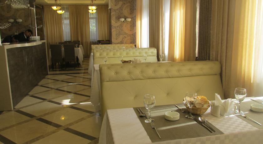 Golden Palace Hotel Алма Ата Екстериор снимка