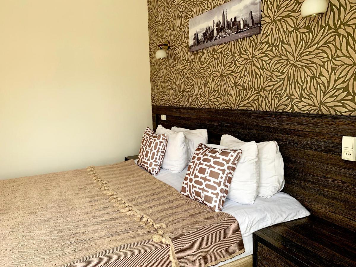 Golden Palace Hotel Алма Ата Екстериор снимка