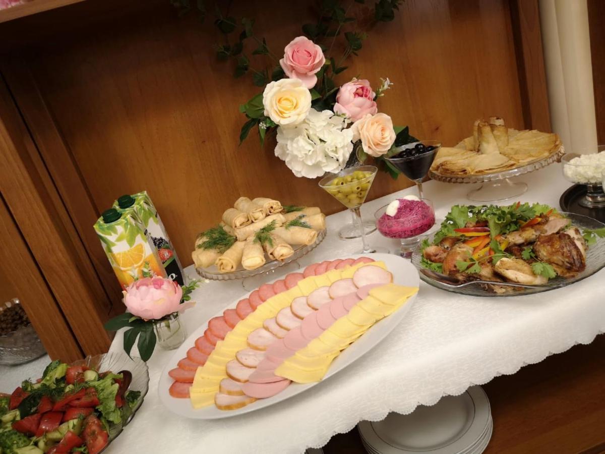 Golden Palace Hotel Алма Ата Екстериор снимка